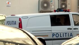 Un individ urmărit internațional a fost prins la păcănele, la Suceava. Bărbatul era căutat încă de anul trecut de oamenii legii din Italia